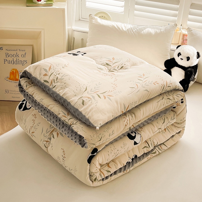 91家纺网 家纺一手货源 找家纺 鑫缘家纺 2025新款亲肤舒适豆豆绒双面大豆被被子被芯 熊猫盼盼