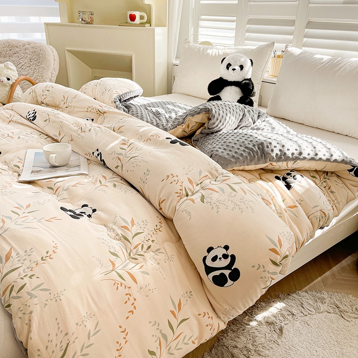 91家纺网 家纺一手货源 找家纺 鑫缘家纺 2025新款亲肤舒适豆豆绒双面大豆被被子被芯 熊猫盼盼