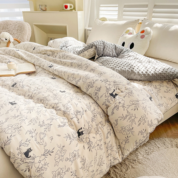 91家纺网 家纺一手货源 找家纺 鑫缘家纺 2025新款亲肤舒适豆豆绒双面大豆被被子被芯 喵呜精灵