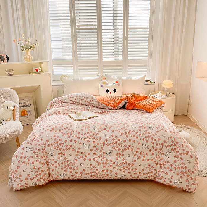 91家纺网 家纺一手货源 找家纺 鑫缘家纺 2025新款亲肤舒适豆豆绒双面大豆被被子被芯 花园萌兔