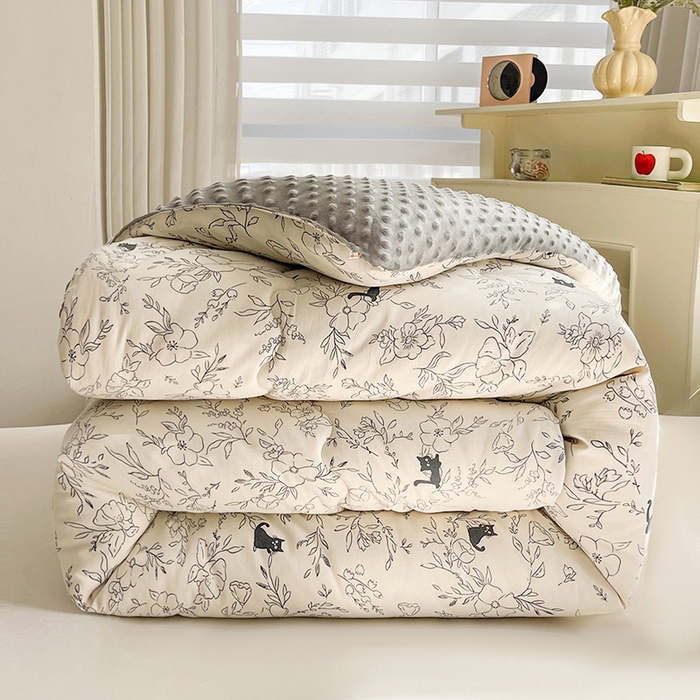 91家纺网 家纺一手货源 找家纺 鑫缘家纺 2025新款亲肤舒适豆豆绒双面大豆被被子被芯 喵呜精灵