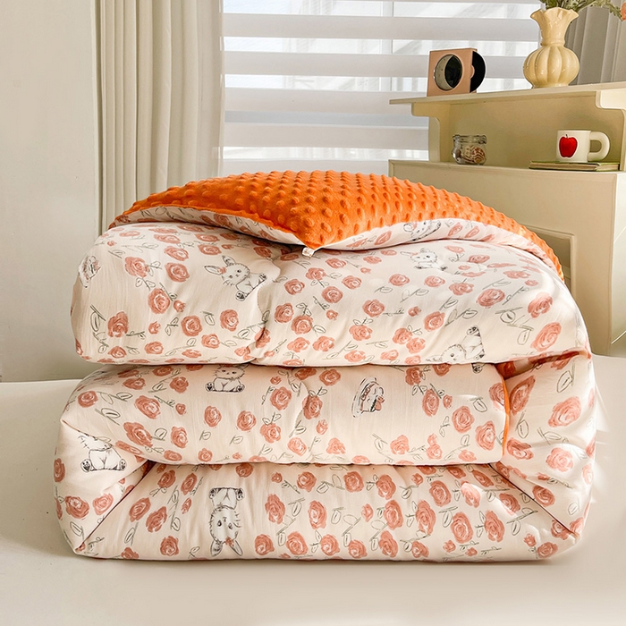 91家纺网 家纺一手货源 找家纺 鑫缘家纺 2025新款亲肤舒适豆豆绒双面大豆被被子被芯 花园萌兔