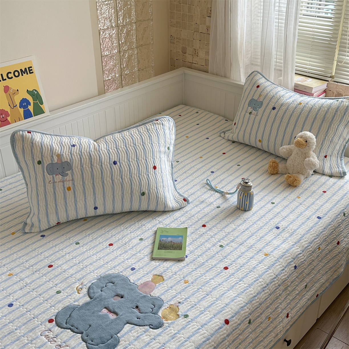 暖生活 2025新款A类230克加厚牛奶绒贴布绣床盖三件套 小蓝象