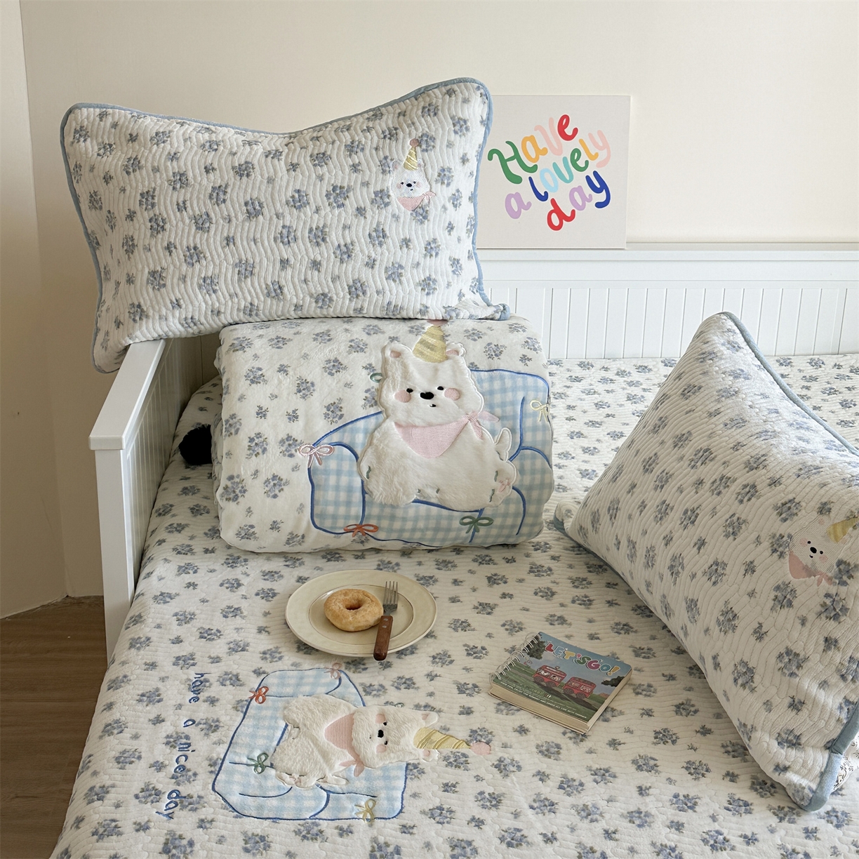 91家纺网 家纺一手货源 找家纺 （总）暖生活 2025新款A类230克加厚牛奶绒贴布绣床盖三件套