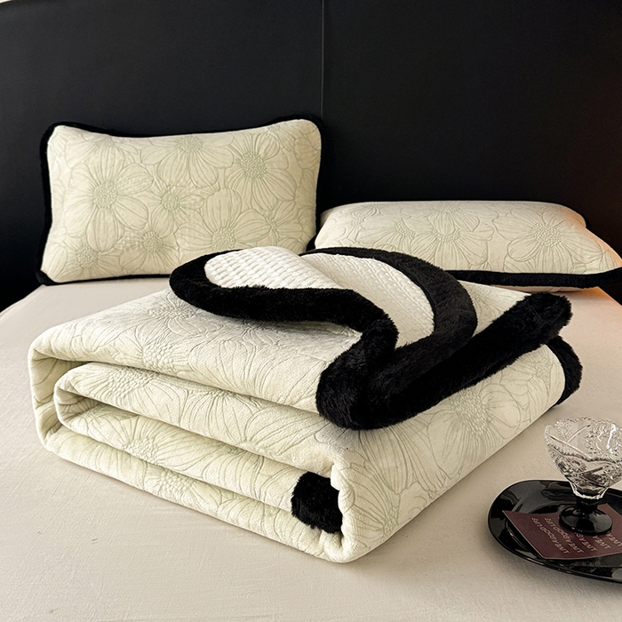 91家纺网 家纺一手货源 找家纺 卡罗兰 2025新款加绒加厚牛奶绒床盖 向阳花-绿