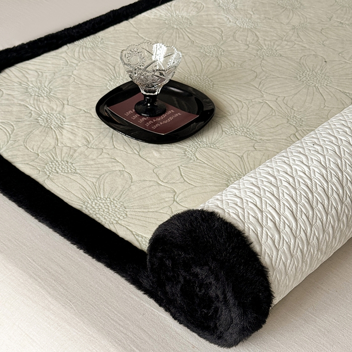 91家纺网 家纺一手货源 找家纺 卡罗兰 2025新款加绒加厚牛奶绒床盖 向阳花-绿