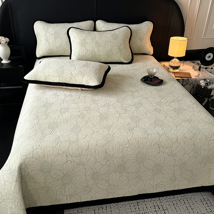 91家纺网 家纺一手货源 找家纺 卡罗兰 2025新款加绒加厚牛奶绒床盖 向阳花-绿