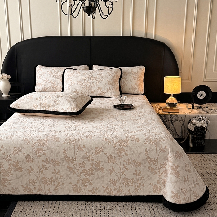 91家纺网 家纺一手货源 找家纺 卡罗兰 2025新款加绒加厚牛奶绒床盖 滕蔓-咖