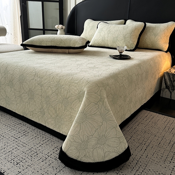 91家纺网 家纺一手货源 找家纺 卡罗兰 2025新款加绒加厚牛奶绒床盖 向阳花-绿