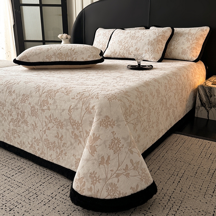 91家纺网 家纺一手货源 找家纺 卡罗兰 2025新款加绒加厚牛奶绒床盖 滕蔓-咖