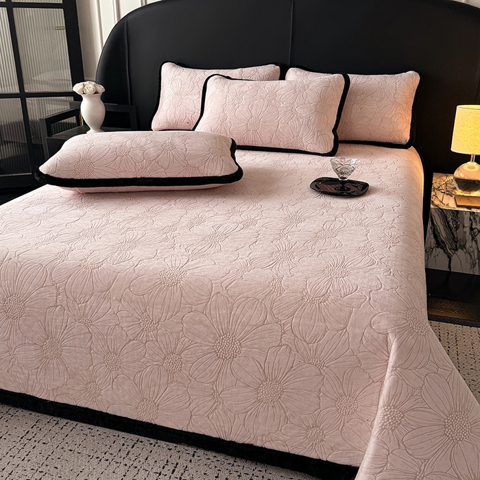 91家纺网 家纺一手货源 找家纺 （总）卡罗兰 2025新款加绒加厚牛奶绒床盖