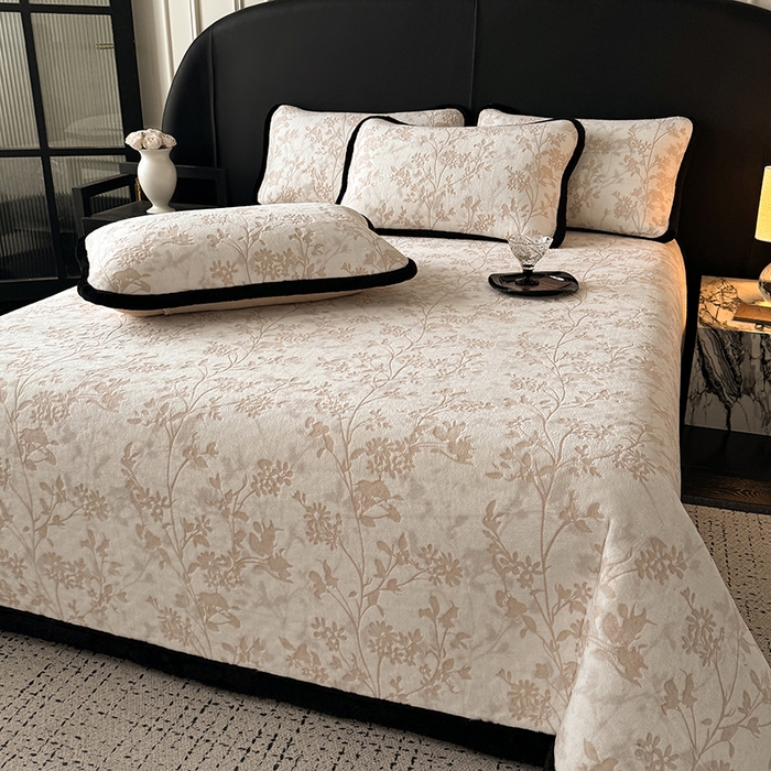 91家纺网 家纺一手货源 找家纺 卡罗兰 2025新款加绒加厚牛奶绒床盖 滕蔓-咖