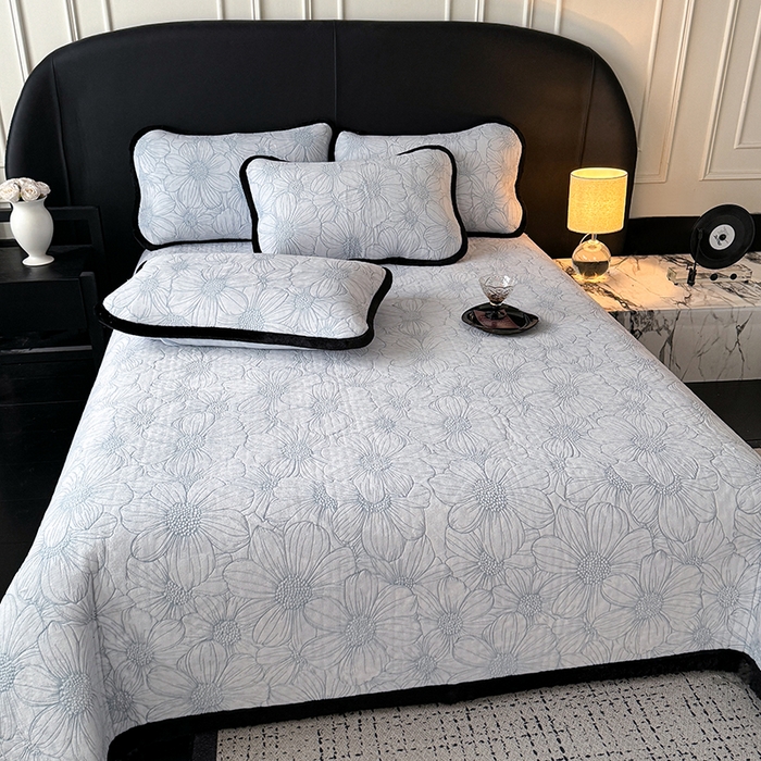 91家纺网 家纺一手货源 找家纺 卡罗兰 2025新款加绒加厚牛奶绒床盖 向阳花-蓝