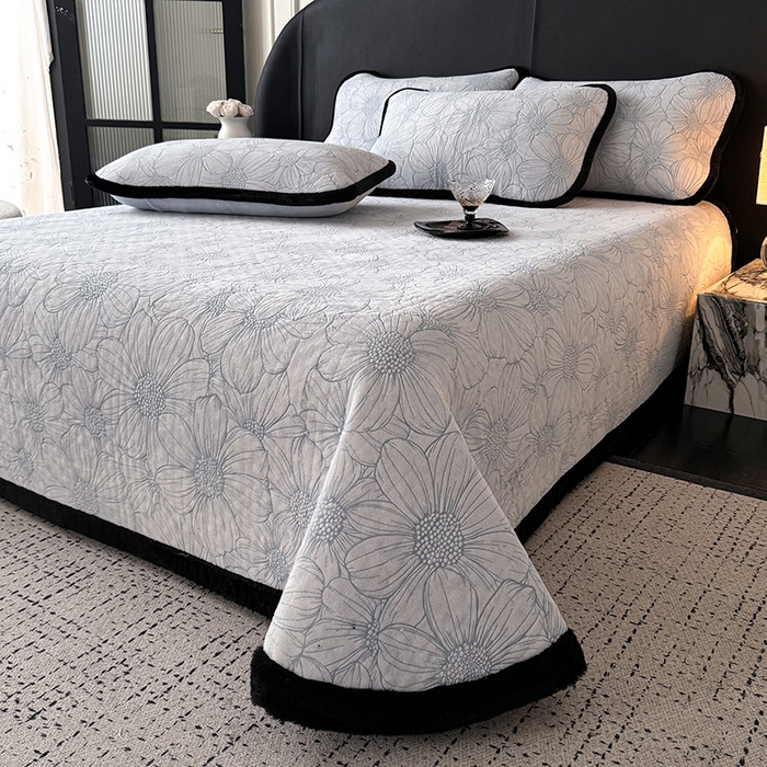 91家纺网 家纺一手货源 找家纺 卡罗兰 2025新款加绒加厚牛奶绒床盖 向阳花-蓝