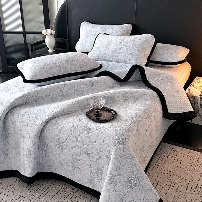 91家纺网 家纺一手货源 找家纺 卡罗兰 2025新款加绒加厚牛奶绒床盖 向阳花-蓝