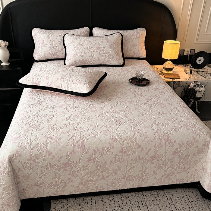 91家纺网 家纺一手货源 找家纺 卡罗兰 2025新款加绒加厚牛奶绒床盖 滕蔓-粉