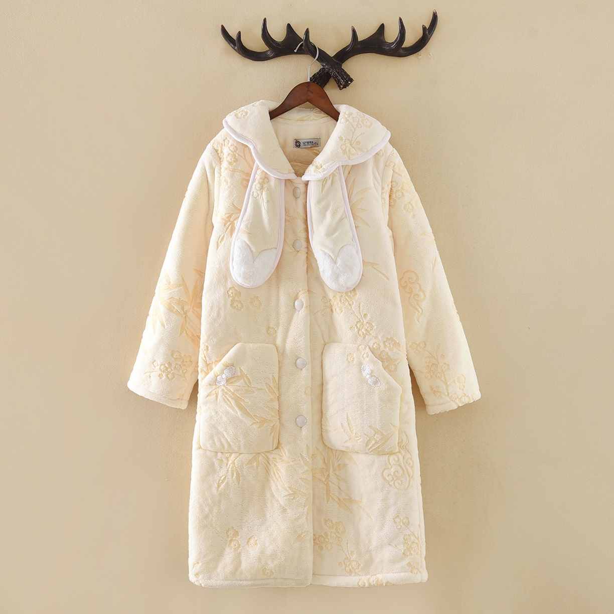 91家纺网 家纺一手货源 找家纺 （总）洛兰沙家居馆 2025秋冬新款只代发睡袍女冬天三层夹棉保暖加厚加绒冬季珊瑚绒浴袍家居服一件代发