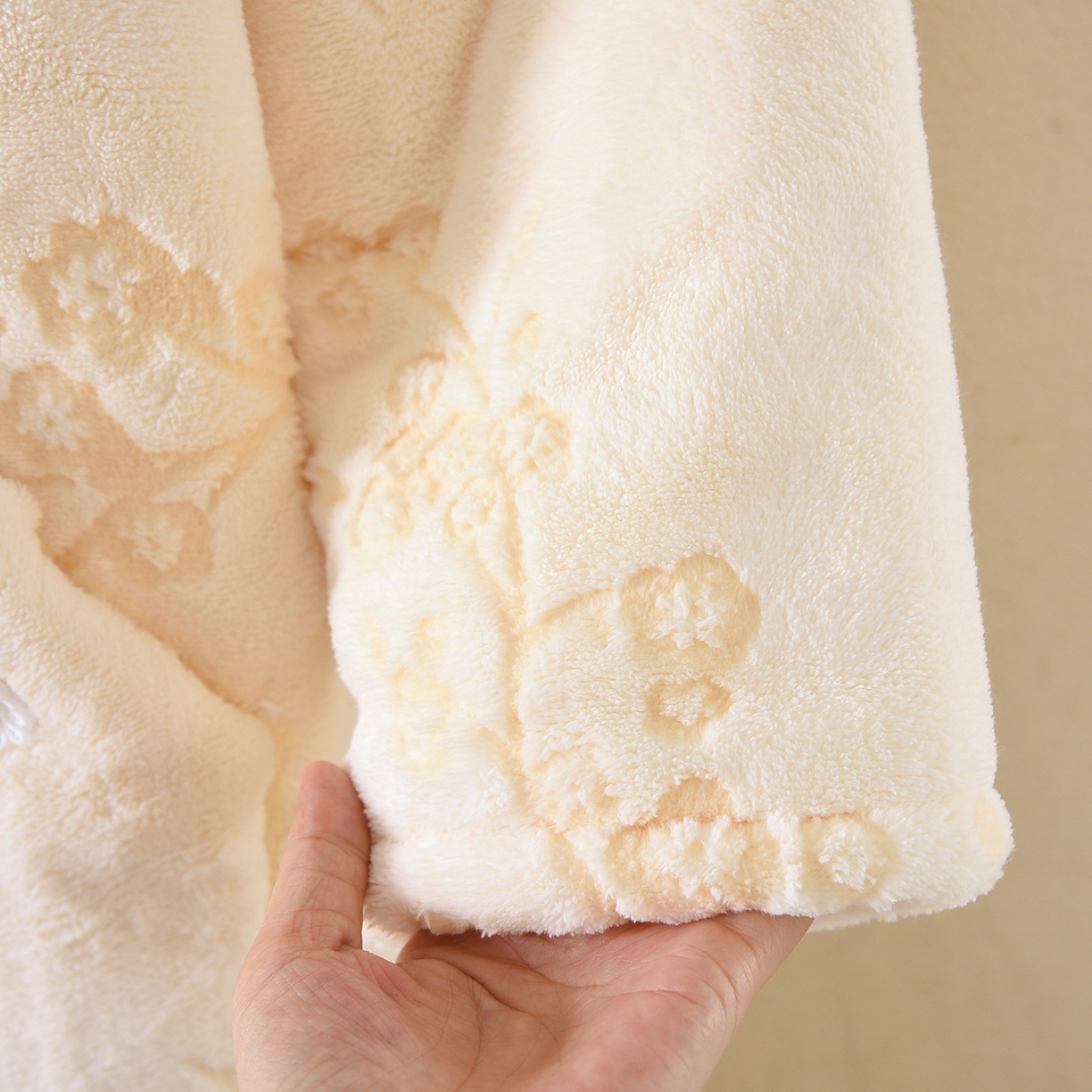 91家纺网 家纺一手货源 找家纺 洛兰沙家居馆 2025秋冬新款只代发睡袍女冬天三层夹棉保暖加厚加绒冬季珊瑚绒浴袍家居服一件代发 黄色