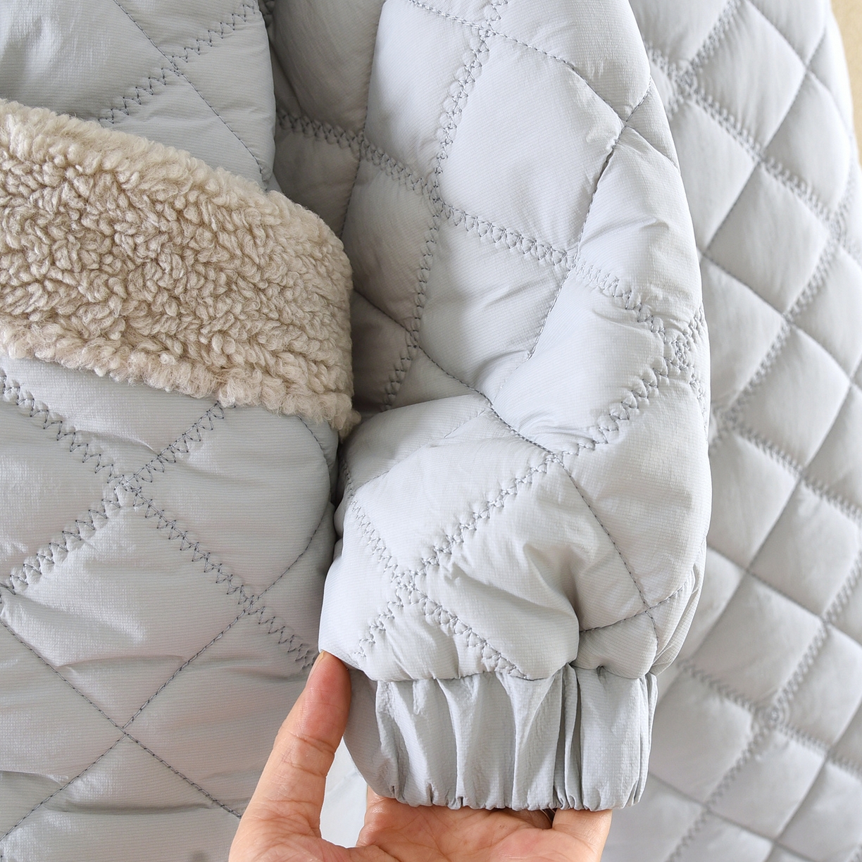 91家纺网 家纺一手货源 找家纺 （总）洛兰沙家居馆 2025新款【防风防水】新款保暖轻盈单边绒立领拉链夹棉睡衣冬季三层加厚保暖家居服