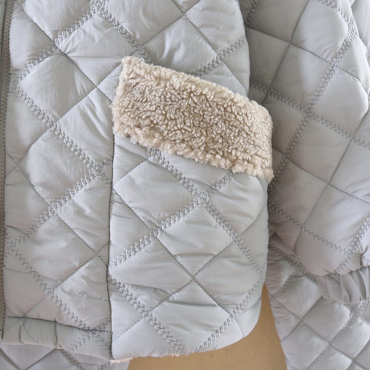 91家纺网 家纺一手货源 找家纺 （总）洛兰沙家居馆 2025新款【防风防水】新款保暖轻盈单边绒立领拉链夹棉睡衣冬季三层加厚保暖家居服