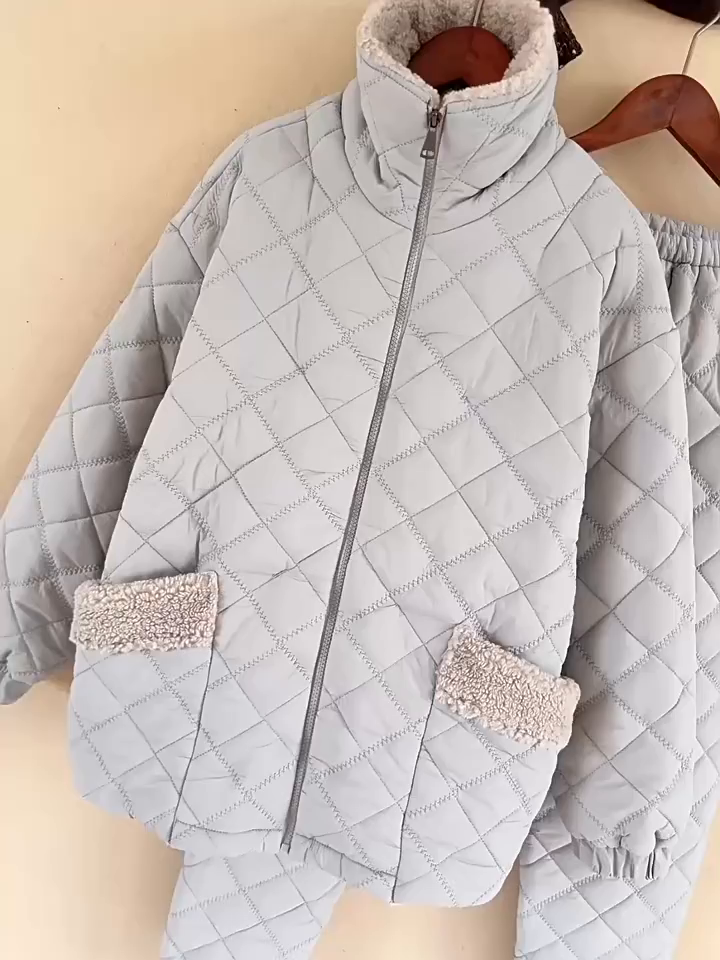 91家纺网 家纺一手货源 找家纺 （总）洛兰沙家居馆 2025新款【防风防水】新款保暖轻盈单边绒立领拉链夹棉睡衣冬季三层加厚保暖家居服