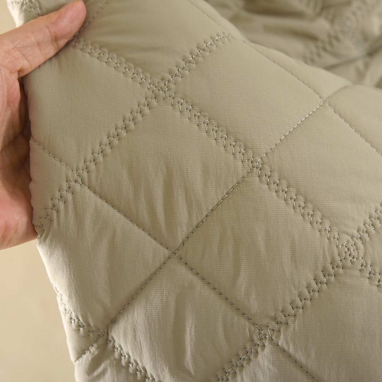 91家纺网 家纺一手货源 找家纺 洛兰沙家居馆 2025新款只代发新款防风防水梭织夹棉睡衣男冬季三层加厚保暖轻盈不臃肿冬天抗风抗 绿色