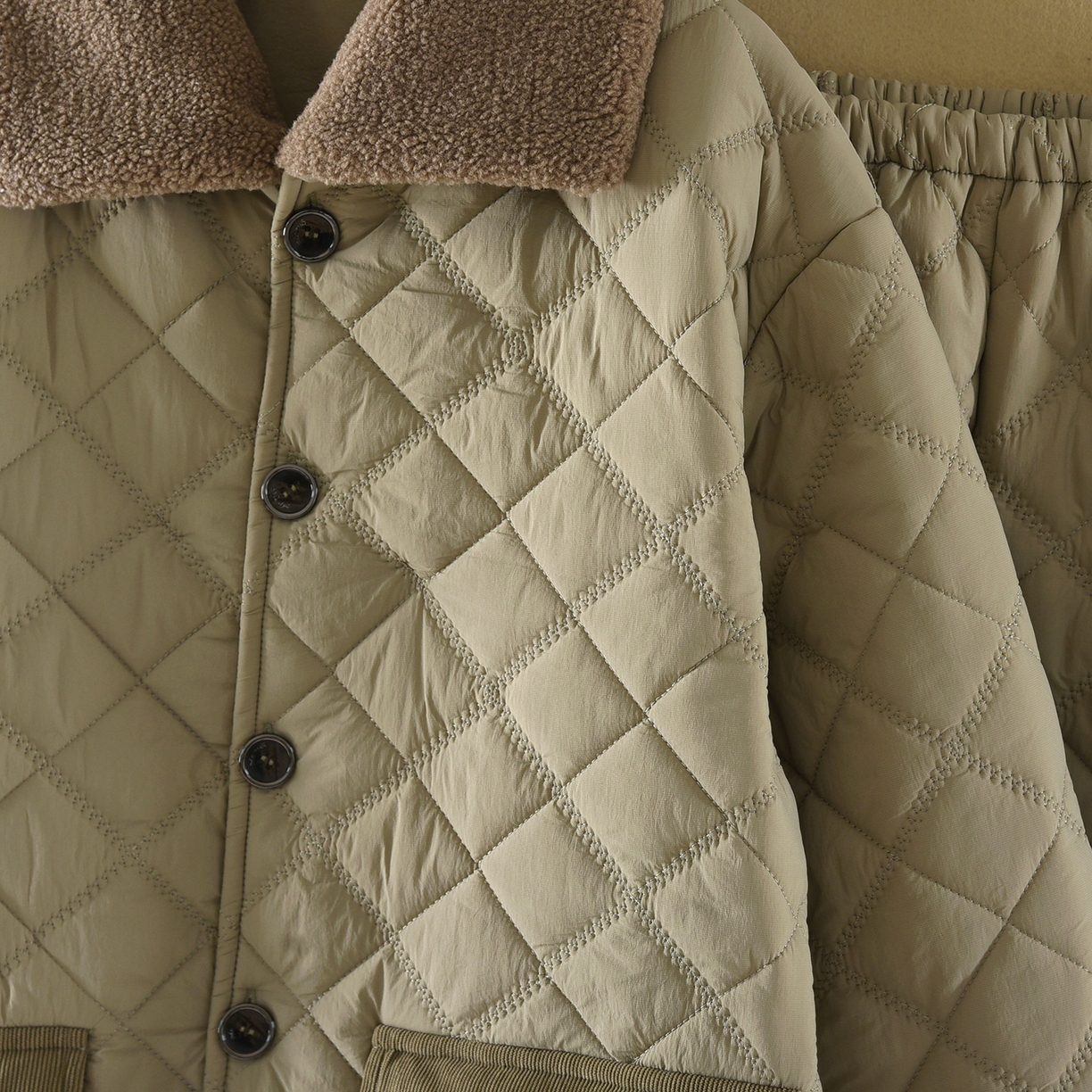 91家纺网 家纺一手货源 找家纺 （总）洛兰沙家居馆 2025新款只代发新款防风防水梭织夹棉睡衣男冬季三层加厚保暖轻盈不臃肿冬天抗风抗