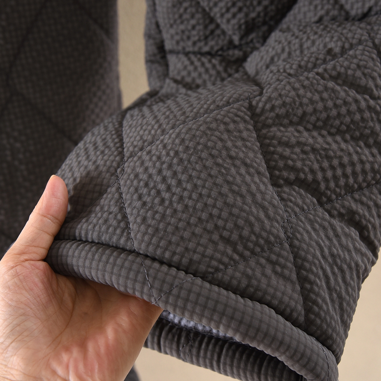 91家纺网 家纺一手货源 找家纺 （总）洛兰沙家居馆 2025新款只代发新款防风防水梭织夹棉睡衣男冬季三层加厚保暖轻盈不臃肿冬天抗风抗