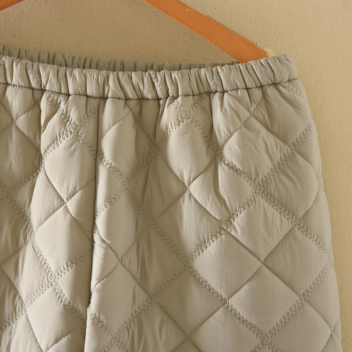 91家纺网 家纺一手货源 找家纺 洛兰沙家居馆 2025新款只代发保暖轻盈防风防水夹棉冬天睡衣女冬季三层加厚女生法兰绒保暖家居服 绿色