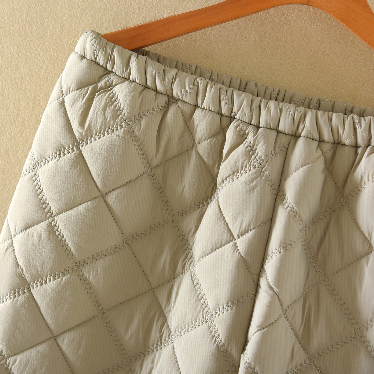 91家纺网 家纺一手货源 找家纺 洛兰沙家居馆 2025新款只代发保暖轻盈防风防水夹棉冬天睡衣女冬季三层加厚女生法兰绒保暖家居服 绿色