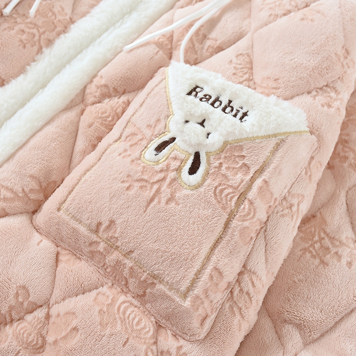 91家纺网 家纺一手货源 找家纺 洛兰沙家居馆 2025新款只代发立领拉链睡衣女冬季毛领新中式中国风三层夹棉加厚时尚家居服套装 粉色