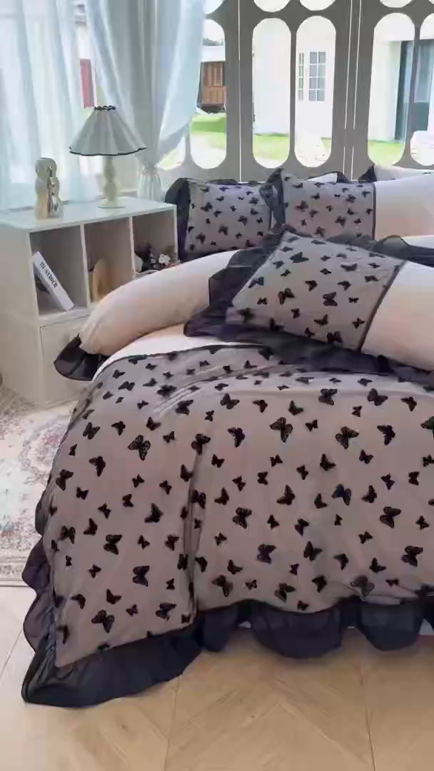 91家纺网 家纺一手货源 找家纺 韩秀家纺 2025新款高端奢华法式加厚牛奶绒床裙四件套蝴蝶蕾丝花边高克重珊瑚绒夹棉床盖床笠 牛奶绒-蝴蝶咖