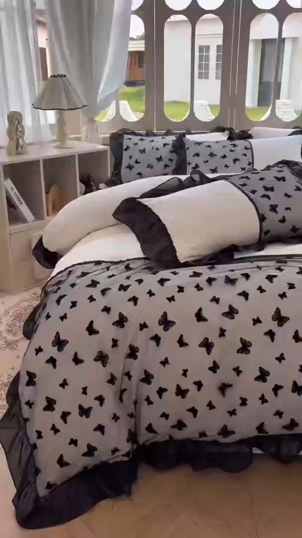 91家纺网 家纺一手货源 找家纺 韩秀家纺 2025新款高端奢华法式加厚牛奶绒床裙四件套蝴蝶蕾丝花边高克重珊瑚绒夹棉床盖床笠 牛奶绒-蝴蝶米