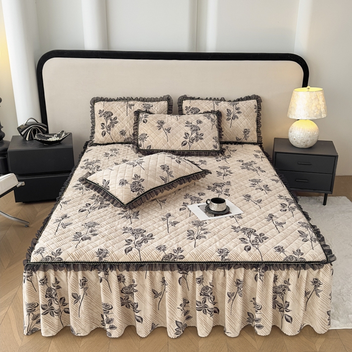 91家纺网 家纺一手货源 找家纺 家之硕家纺 2025新款雕花牛奶绒床裙款四件套 一支玫