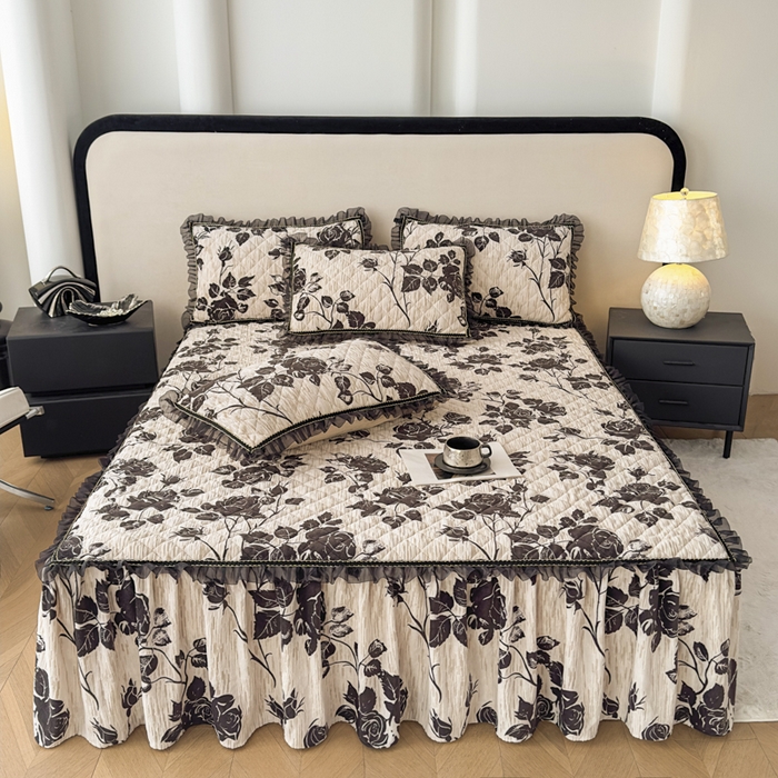 91家纺网 家纺一手货源 找家纺 （总）家之硕家纺 2025新款雕花牛奶绒床裙款三件套