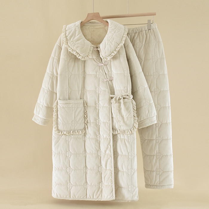 91家纺网 家纺一手货源 找家纺 洛兰沙家居馆 2025新款只代发娃娃领睡衣女冬季珊瑚绒三层夹棉加厚中长款睡袍加裤子家居服套装 米色