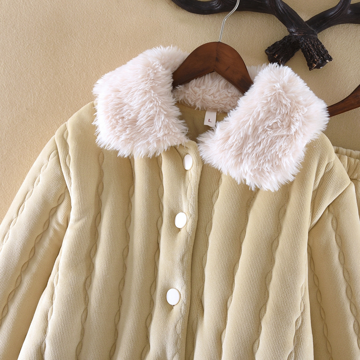 91家纺网 家纺一手货源 找家纺 洛兰沙家居馆 2025新款只代发法兰绒女士加厚珊瑚绒加绒三层夹棉秋冬天睡衣女冬季家居服可外穿 浅绿