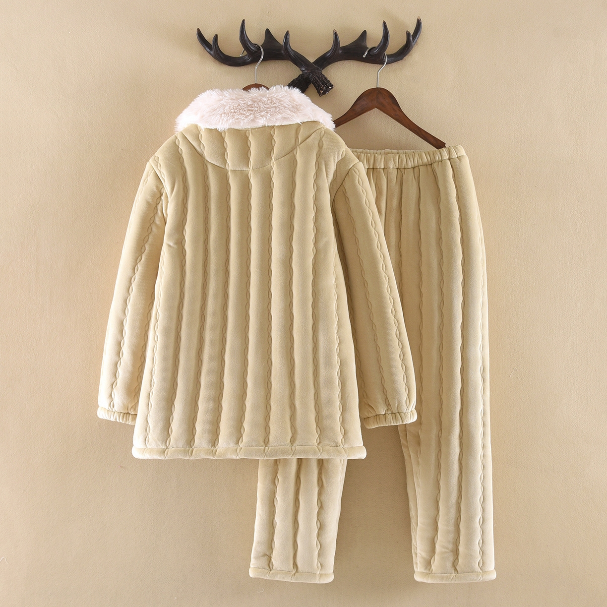 91家纺网 家纺一手货源 找家纺 洛兰沙家居馆 2025新款只代发法兰绒女士加厚珊瑚绒加绒三层夹棉秋冬天睡衣女冬季家居服可外穿 浅绿