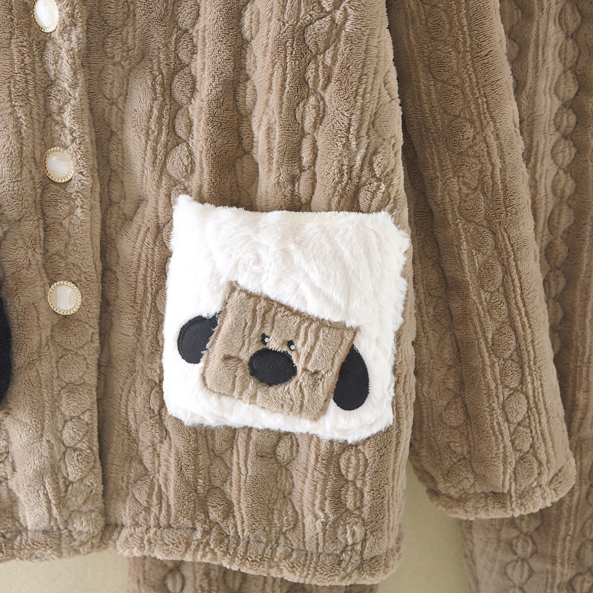 91家纺网 家纺一手货源 找家纺 （总）洛兰沙家居馆 2025新款只代发三层加厚连帽可爱耳朵法兰绒珊瑚绒加绒睡衣女秋冬季家居服可外穿