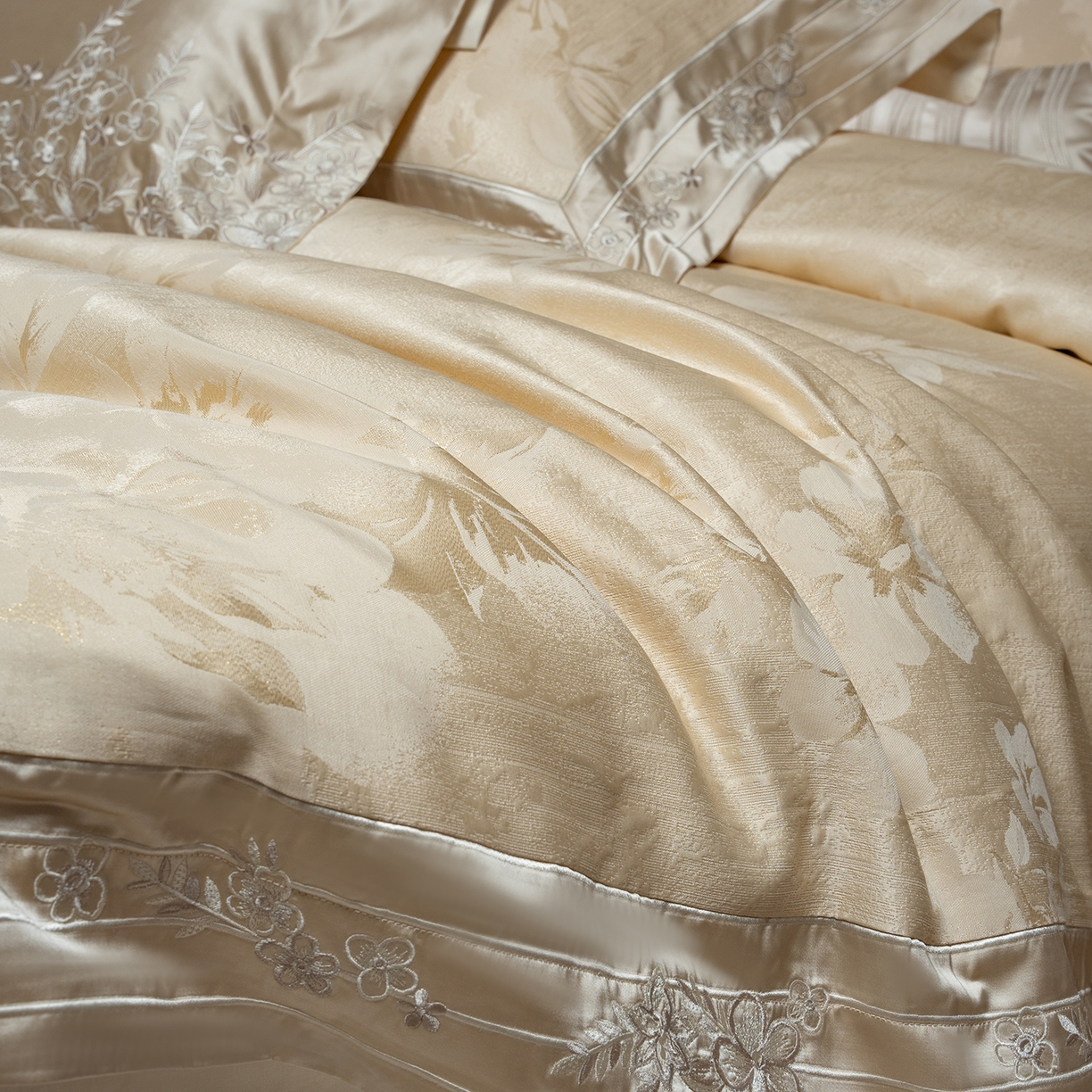 91家纺网 家纺一手货源 找家纺 （总）至爱今生 2025新款色织提花四件套-花梦假期