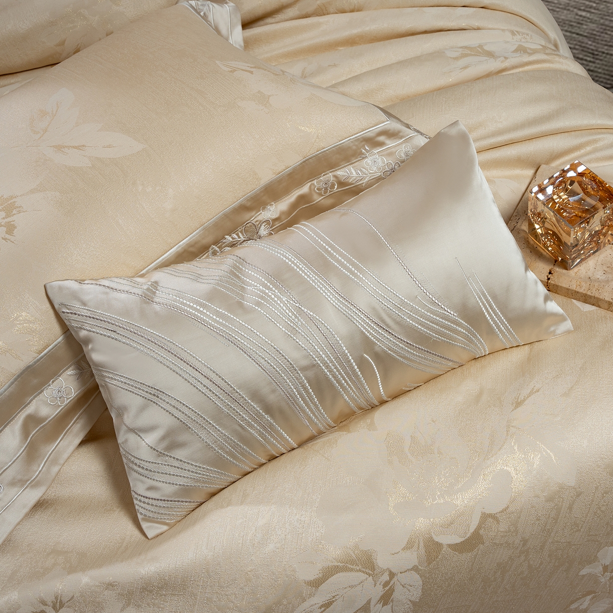 91家纺网 家纺一手货源 找家纺 （总）至爱今生 2025新款色织提花四件套-花梦假期