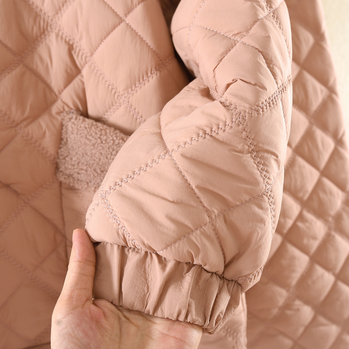 91家纺网 家纺一手货源 找家纺 （总）洛兰沙家居馆 2025新款只代发新款轻盈保暖夹棉睡衣女冬季防风防水三层加厚法兰绒保暖家居服套装