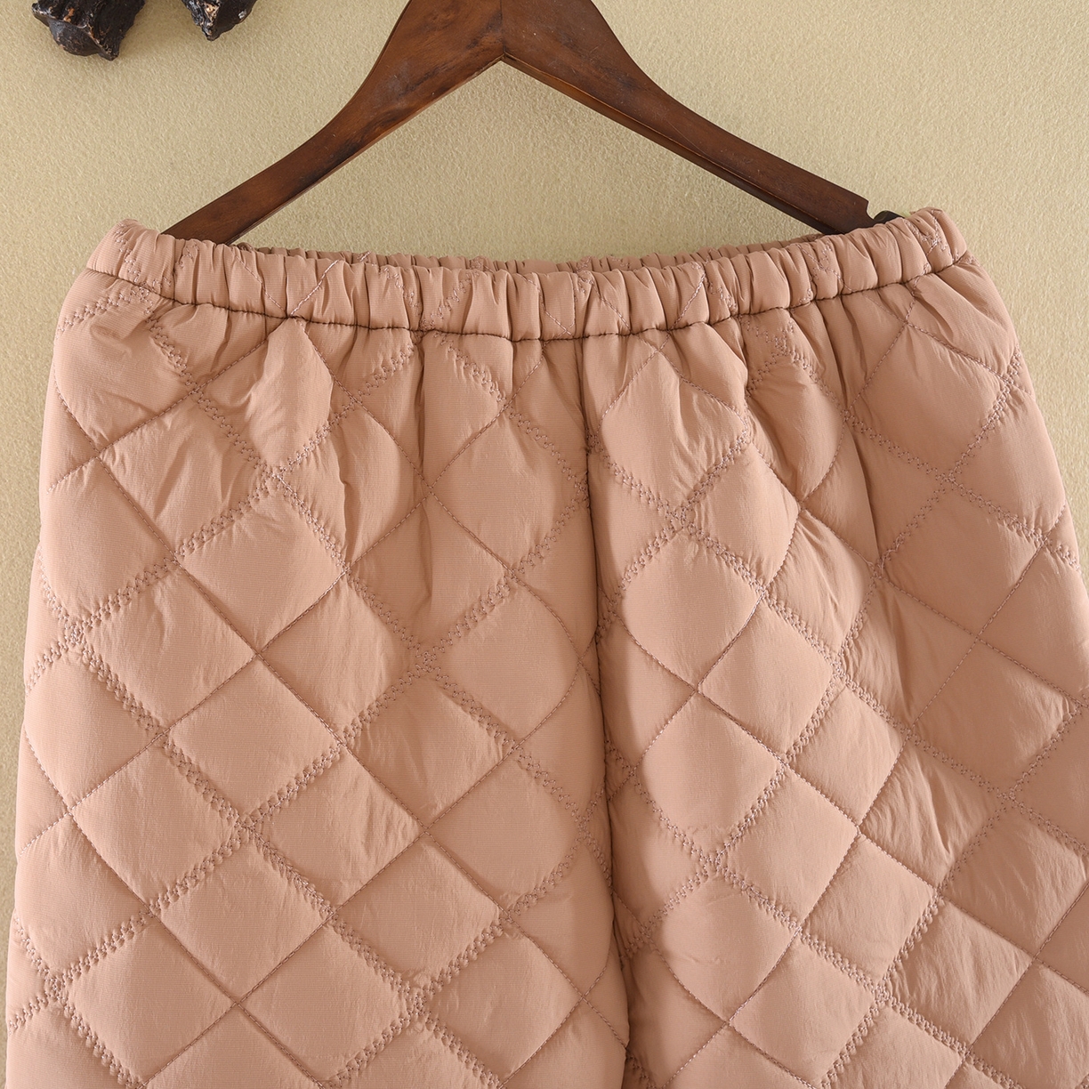 91家纺网 家纺一手货源 找家纺 （总）洛兰沙家居馆 2025新款只代发新款轻盈保暖夹棉睡衣女冬季防风防水三层加厚法兰绒保暖家居服套装