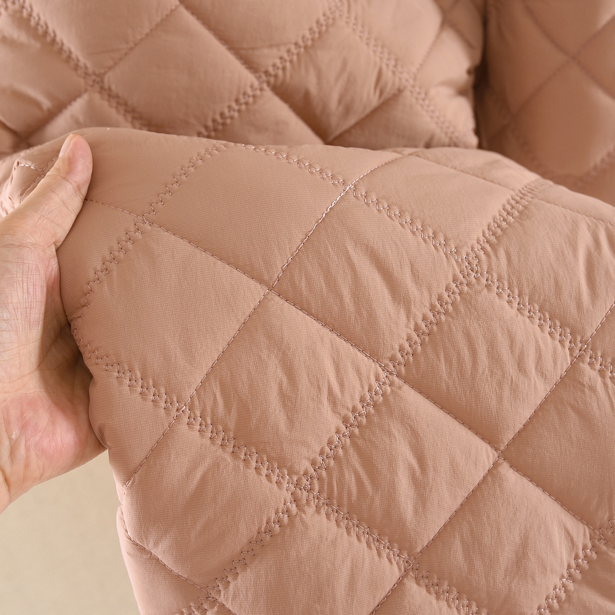 91家纺网 家纺一手货源 找家纺 （总）洛兰沙家居馆 2025新款只代发新款轻盈保暖夹棉睡衣女冬季防风防水三层加厚法兰绒保暖家居服套装