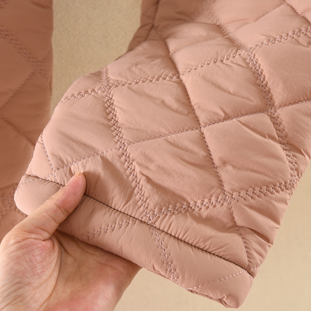 91家纺网 家纺一手货源 找家纺 洛兰沙家居馆 2025新款只代发新款轻盈保暖夹棉睡衣女冬季防风防水三层加厚法兰绒保暖家居服套装 橘色