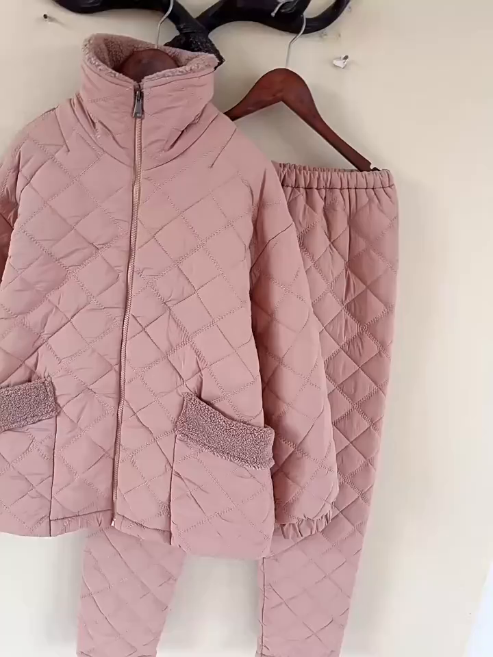 91家纺网 家纺一手货源 找家纺 洛兰沙家居馆 2025新款只代发新款轻盈保暖夹棉睡衣女冬季防风防水三层加厚法兰绒保暖家居服套装 橘色