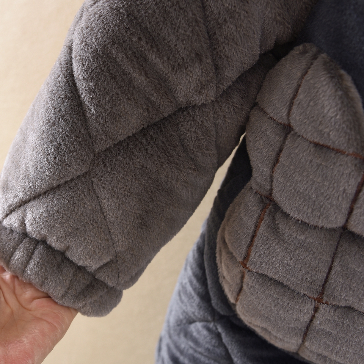 91家纺网 家纺一手货源 找家纺 洛兰沙家居馆 2025新款只代发连帽耳朵青年睡袍男士长裤夹棉法兰绒加厚加绒冬珊瑚绒浴袍家居服 蓝色