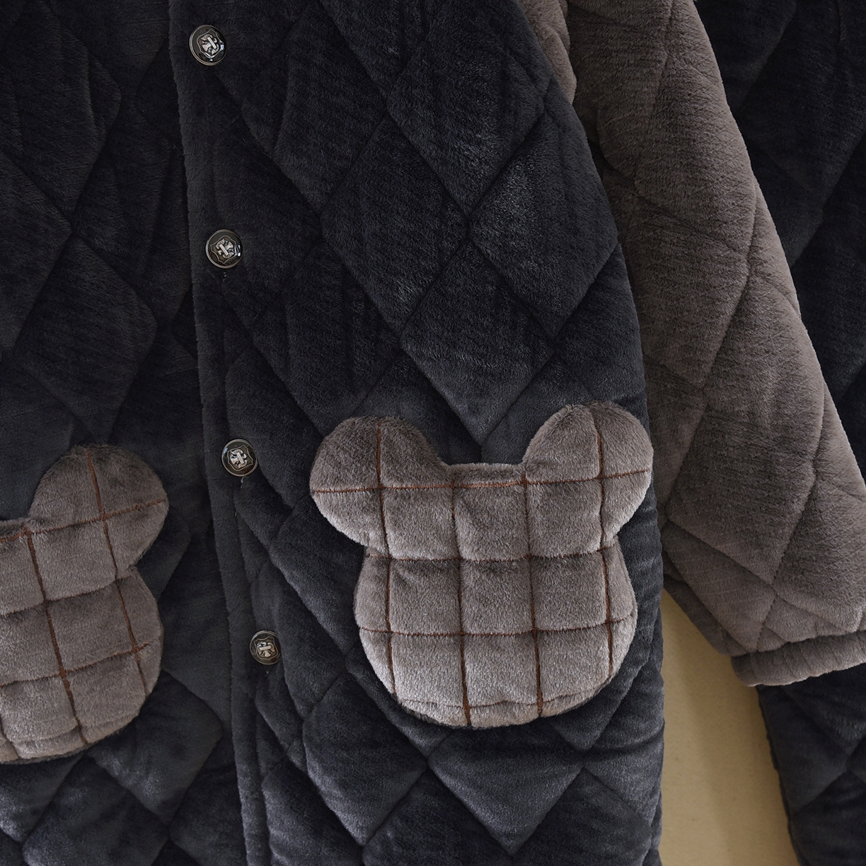 91家纺网 家纺一手货源 找家纺 洛兰沙家居馆 2025新款只代发连帽耳朵青年睡袍男士长裤夹棉法兰绒加厚加绒冬珊瑚绒浴袍家居服 蓝色