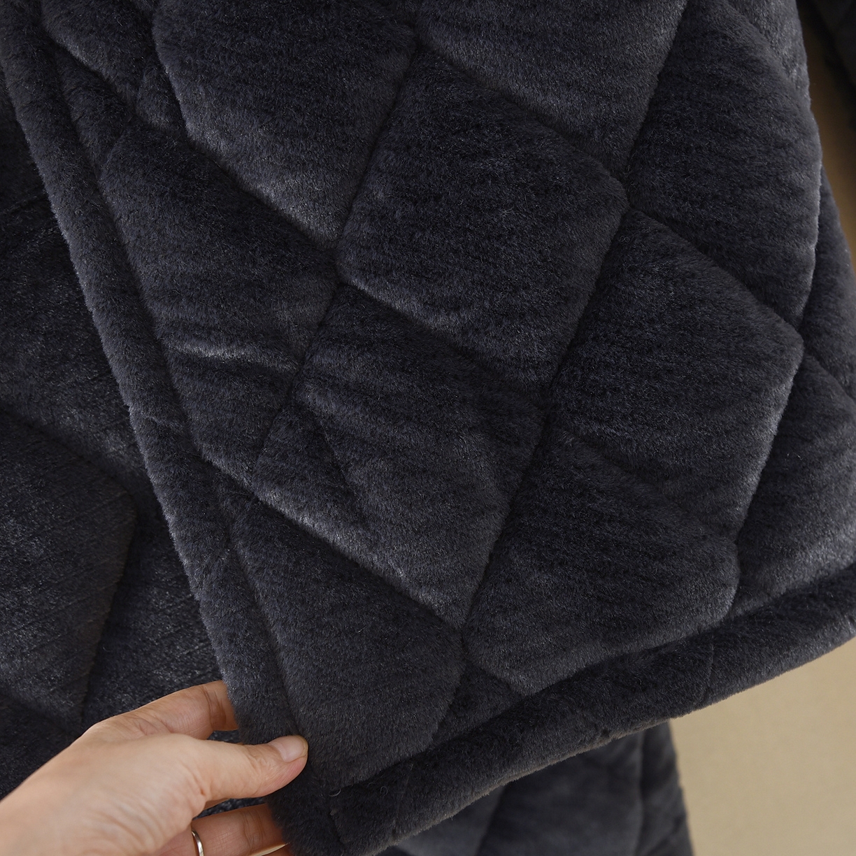 91家纺网 家纺一手货源 找家纺 洛兰沙家居馆 2025新款只代发连帽耳朵青年睡袍男士长裤夹棉法兰绒加厚加绒冬珊瑚绒浴袍家居服 蓝色