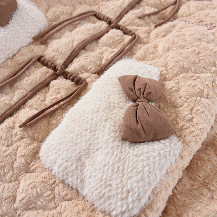 91家纺网 家纺一手货源 找家纺 （总）洛兰沙家居馆 2025新款只代发新款娃娃领加厚睡衣女法兰绒夹棉加绒套装秋冬季珊瑚绒家居服